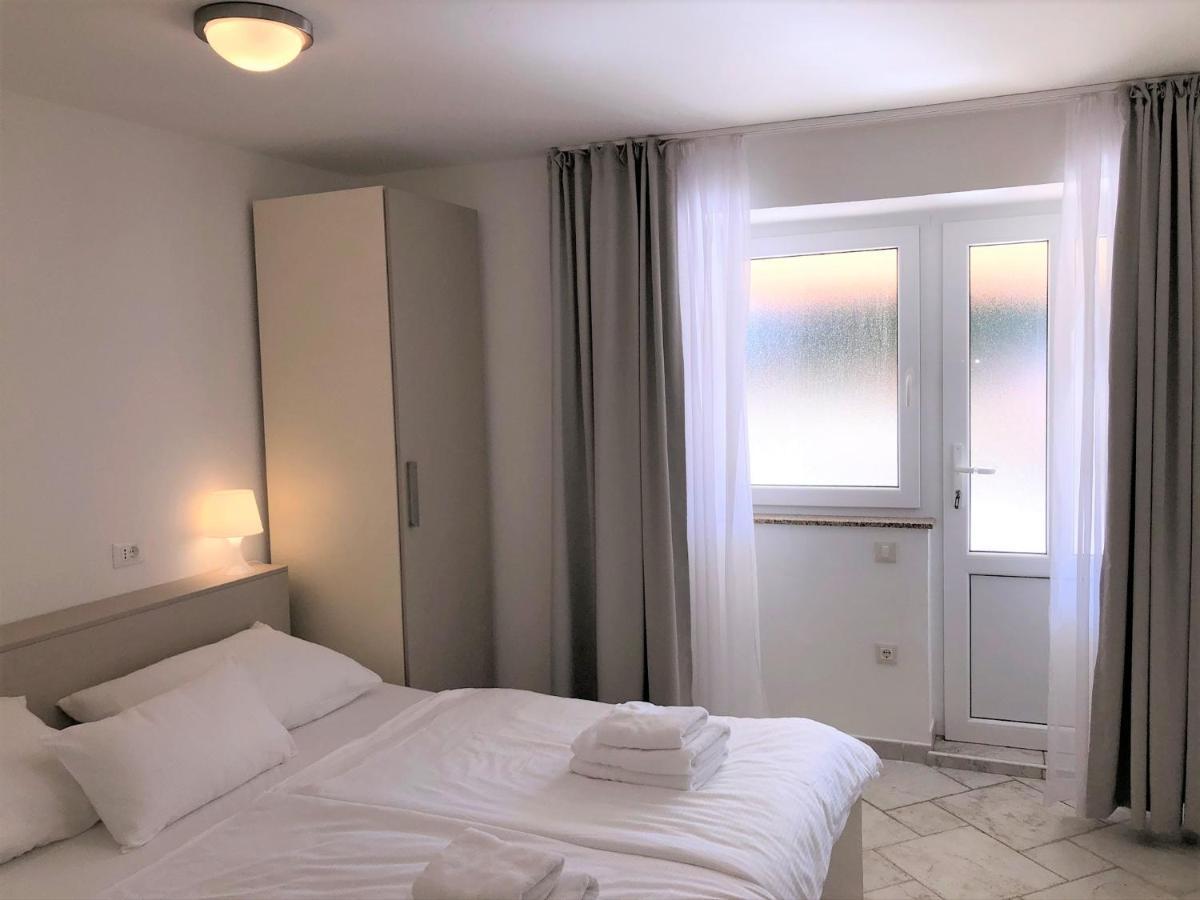Apartments Trlika Kampor Eksteriør bilde