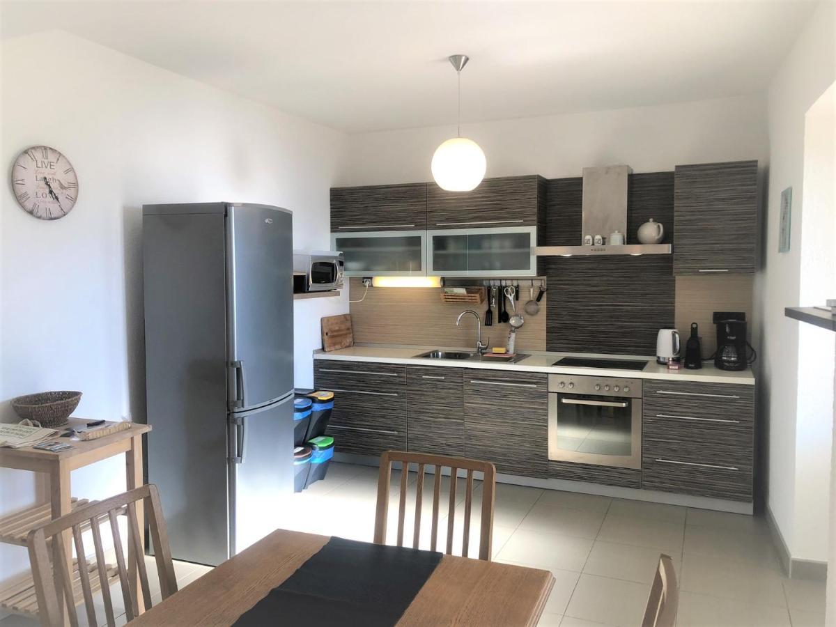 Apartments Trlika Kampor Eksteriør bilde