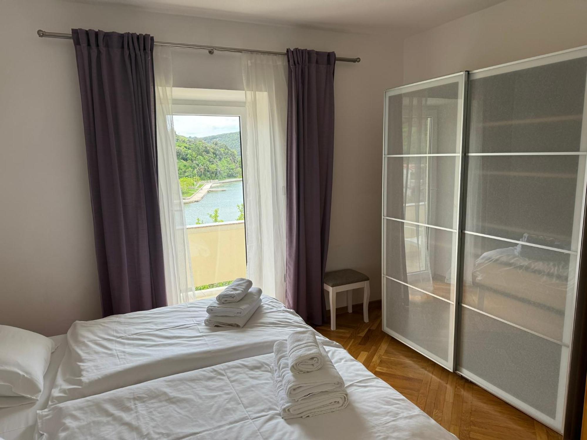 Apartments Trlika Kampor Eksteriør bilde