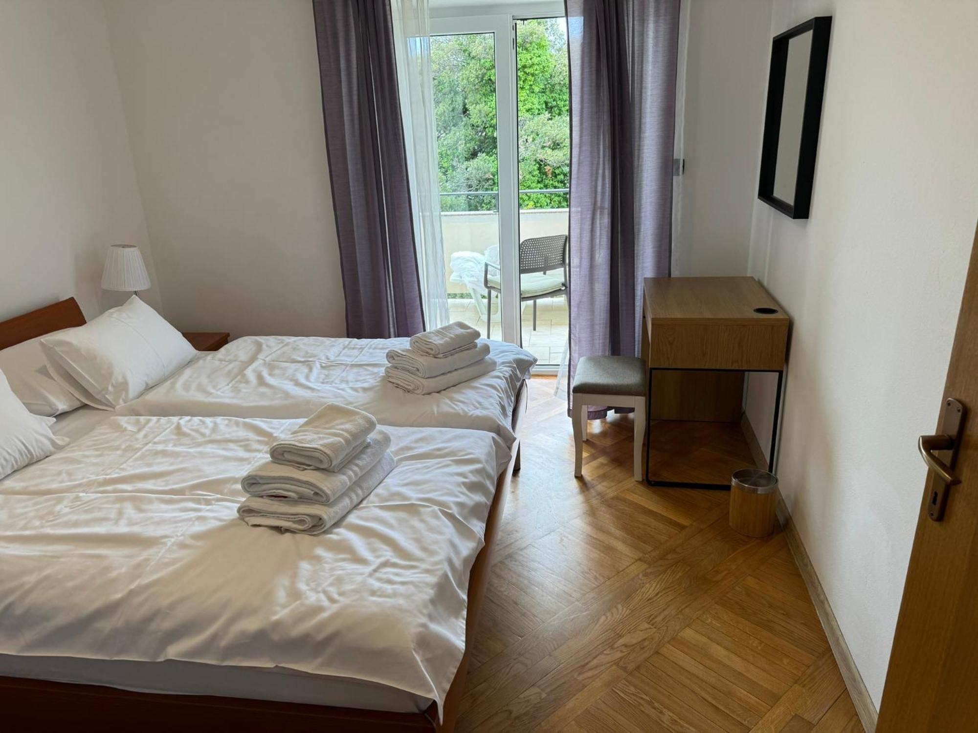 Apartments Trlika Kampor Eksteriør bilde